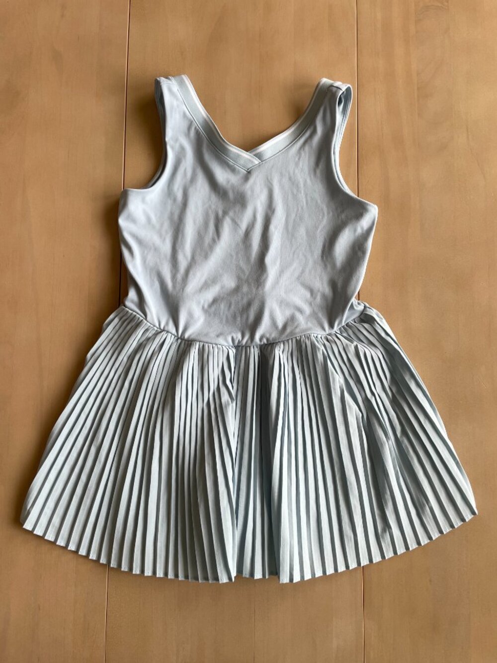 Entire Closet $5! Old Navy Girls PowerSoft Micro-Pleated Athletic Dress - Picture 2 of 11